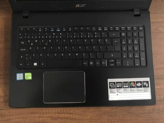 Acer Aspire E5-575G İKİNCİ EL i5 7200U 8GB 240GB SSD 940MX W10 15.6 - Görsel 3