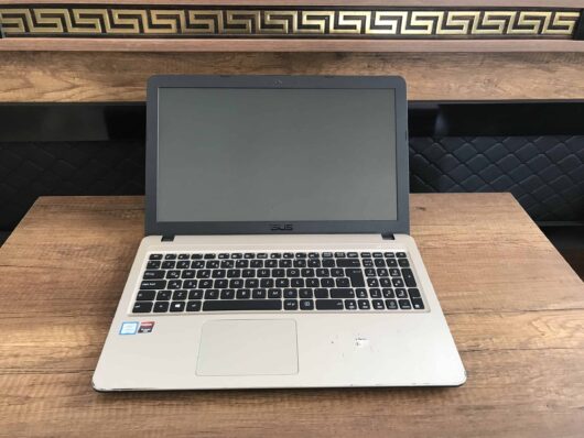 Asus X540UP-GO002T İKİNCİ EL  i5 7200U 8GB 1TB R5 M420 15.6" HD - Görsel 2