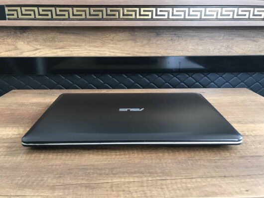 Asus X540UP-GO002T İKİNCİ EL  i5 7200U 8GB 1TB R5 M420 15.6" HD - Görsel 4