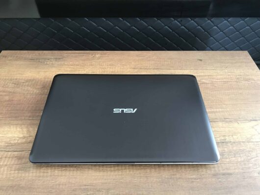 Asus X540UP-GO002T İKİNCİ EL  i5 7200U 8GB 1TB R5 M420 15.6" HD - Görsel 5