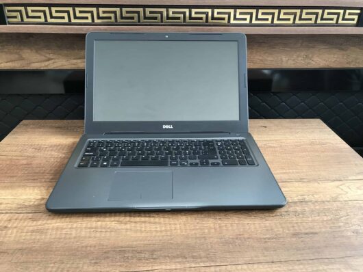 Dell Inspiron 5567 G50W81C İKİNCİ EL i7 7500U 8GB 1TB 120GB SSD R7 M445 15.6" - Görsel 3