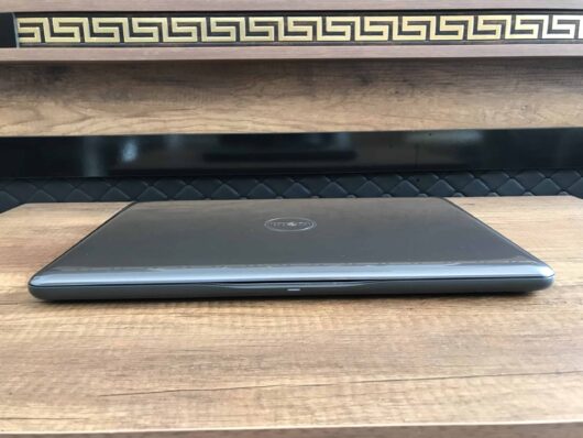 Dell Inspiron 5567 G50W81C İKİNCİ EL i7 7500U 8GB 1TB 120GB SSD R7 M445 15.6" - Görsel 5