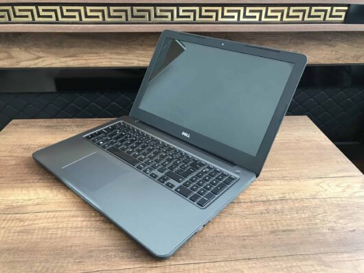Dell Inspiron 5567 G50W81C İKİNCİ EL i7 7500U 8GB 1TB 120GB SSD R7 M445 15.6" - Görsel 9