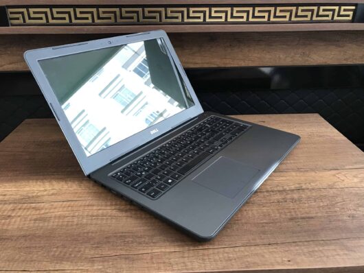 Dell Inspiron 5567 G50W81C İKİNCİ EL i7 7500U 8GB 1TB 120GB SSD R7 M445 15.6" - Görsel 10