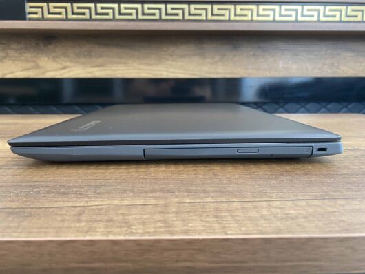 Lenovo IdeaPad 320 80XV004ETX İKİNCİ EL A9-9420 4 GB 1 TB Radeon R5 M530 15.6" - Görsel 7