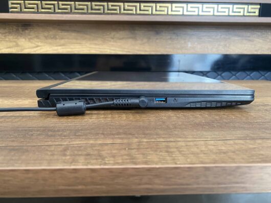MSI GF63 Thin 9SCSR-1053XTR İKİNCİ EL i5 9300H 8GB 256GB SSD GTX 1650Ti 15.6" FHD - Görsel 7
