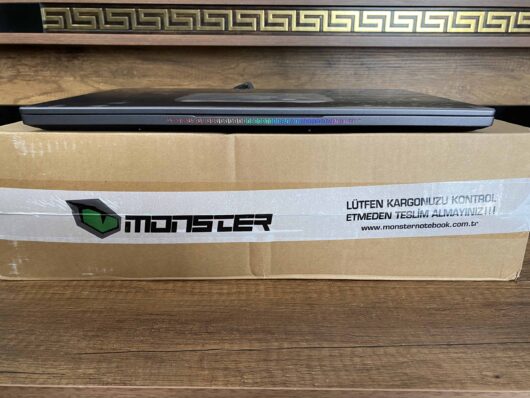 Monster Tulpar T5 V21.5 İKİNCİ EL i7 10875H 32GB 512GB SSD RTX3070 15.6" QHD - Görsel 4