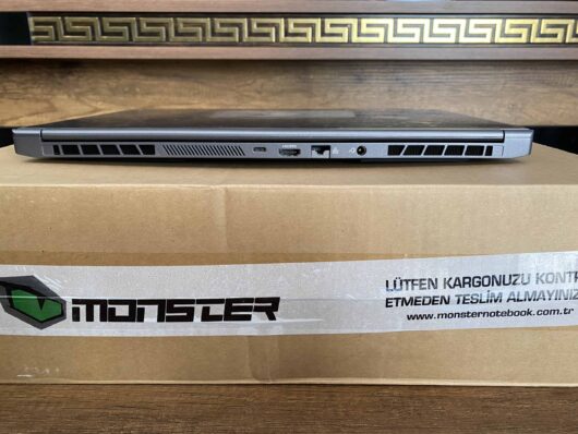 Monster Tulpar T5 V21.5 İKİNCİ EL i7 10875H 32GB 512GB SSD RTX3070 15.6" QHD - Görsel 8