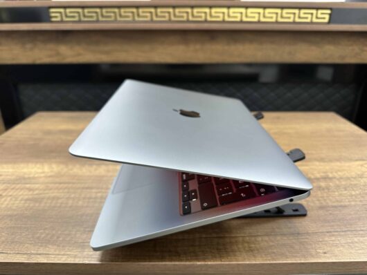 Apple MacBook Pro M1 8GB 256GB SSD macOS 13.3" QHD+ Uzay Grisi MYD82TU/A (İKİNCİ EL) - Görsel 7