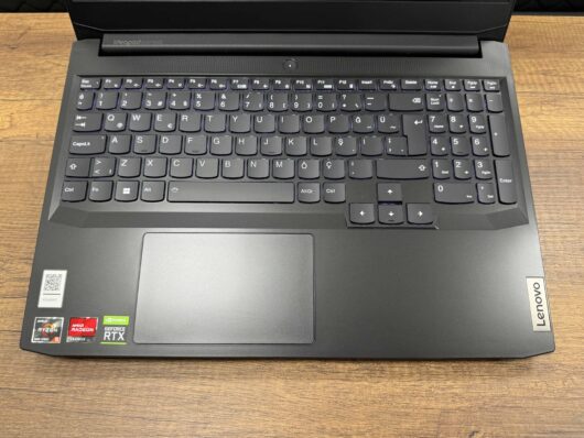 Lenovo Ideapad Gaming 3 15ACH6 AMD Ryzen 5 5600H 16GB 512GB SSD RTX3060 15.6" FHD 120Hz W11 82K20242TX (İKİNCİ EL) - Görsel 3