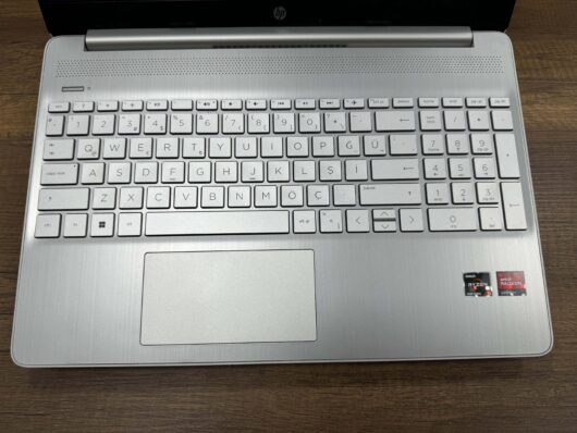 HP 15S-EQ2002NT AMD Ryzen 5 5500U 8GB 512GB SSD 15.6" FHD 4H0J4EA (İKİNCİ EL) - Görsel 3