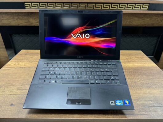 Sony Vaio VPCZ21S9E Intel Core i7 2620M 4GB 256GB SSD 13" HD (İKİNCİ EL) - Görsel 2