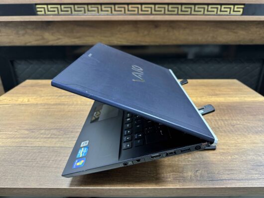 Sony Vaio VPCZ21S9E Intel Core i7 2620M 4GB 256GB SSD 13" HD (İKİNCİ EL) - Görsel 7