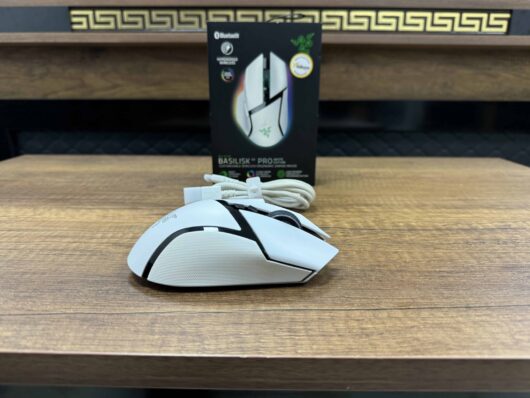Razer Basilisk V3 Pro RGB Optik Kablosuz Oyuncu Mouse Beyaz RZ01-04620200 (İKİNCİ EL) - Görsel 4