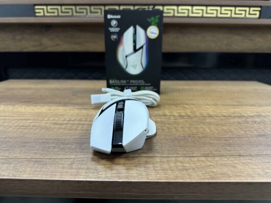 Razer Basilisk V3 Pro RGB Optik Kablosuz Oyuncu Mouse Beyaz RZ01-04620200 (İKİNCİ EL) - Görsel 5