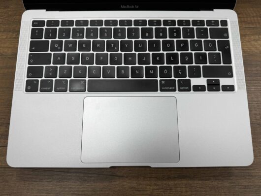 Apple MacBook Air M1 8GB 256GB SSD macOS 13.3" QHD+ Gümüş MGN93TU/A (İKİNCİ EL) - Görsel 3