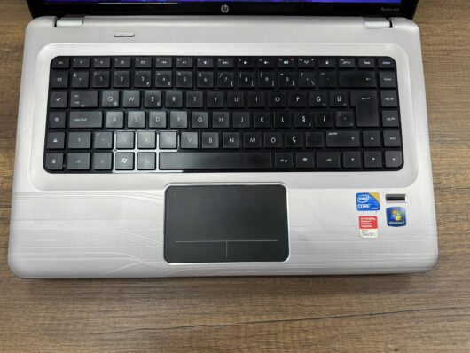 HP Pavilion DV6-3104ST Intel Core i7 Q720 4GB 256GB SSD 15.6" XW116EA (İKİNCİ EL) - Görsel 2