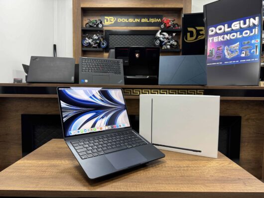 Apple MacBook Air M2 Çip 8GB 256GB SSD macOS 13.6" Gece Yarısı MLY33TU/A (F KLAVYE) (İKİNCİ EL)