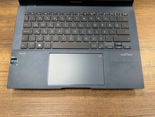 Asus Zenbook 14 Evo UX3402ZA-KP632W Intel Core i5 1240P 8GB 512GB SSD Iris Xe 14" W11 QHD+ (İKİNCİ EL) - Görsel 2