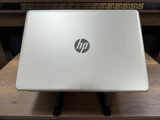 HP 14-BS019NT Intel Core i5 7200U 8GB 256GB SSD 14" FHD W10 2NN30EA (İKİNCİ EL) - Görsel 3