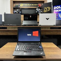 Lenovo ThinkPad X220 Intel Core i5 2520M 8GB RAM 120GB SSD 12.5" HD (İKİNCİ EL)