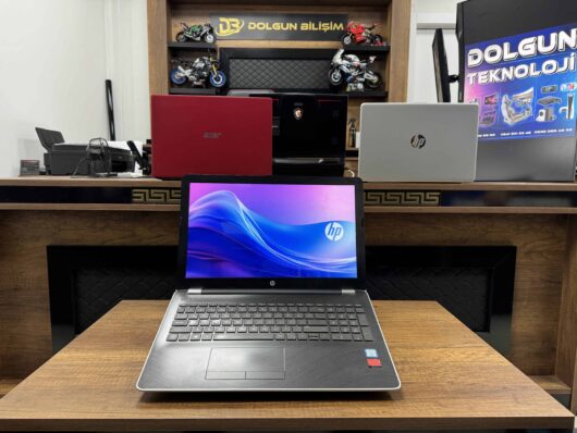 HP 15-BS107NT Intel Core i5 8250U 16GB RAM 240GB SSD R5 M330 2GB 15.6" HD 2PM33EA (İKİNCİ EL)