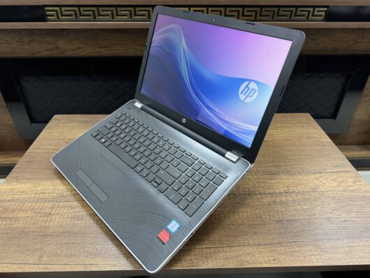 HP 15-BS107NT Intel Core i5 8250U 16GB RAM 240GB SSD R5 M330 2GB 15.6" HD 2PM33EA (İKİNCİ EL) - Görsel 4