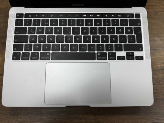 Apple MacBook Pro M2 8GB 256GB SSD macOS 13.3" QHD Gümüş MNEP3TU/A (İKİNCİ EL) - Görsel 2