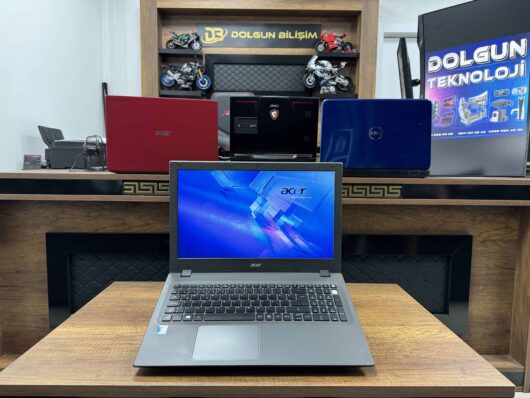 Acer Aspire E5-573G-56E5 Intel Core i5 5200U 8GB RAM 240GB SSD 920M 2GB 15.6" HD NX.MVMEY.005 (İKİNCİ EL)