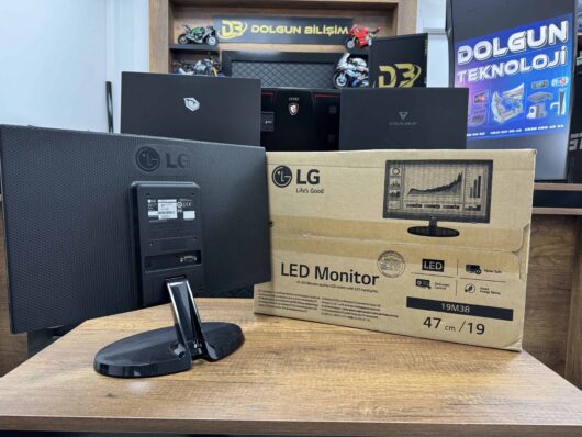 LG 19M38A-B 18.5" HD LED VGA Monitör (İKİNCİ EL) - Görsel 2