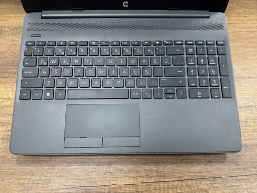 HP 255 G8 AMD Ryzen 5 5500U 8GB 256GB SSD 15.6" FHD W10 7N4W2AA (İKİNCİ EL) - Görsel 2