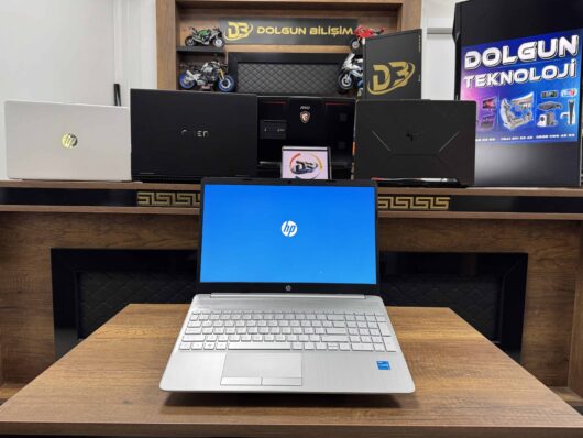 HP 15-DW3049NT Intel Core i3 1125G4 8GB 256GB SSD W10 15.6" FHD 4H2U2EA (İKİNCİ EL)