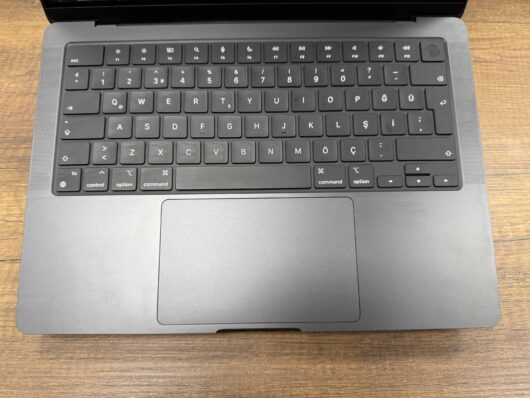 Apple MacBook Pro M3 Pro 18GB 512GB SSD macOS 14" Uzay Siyahı MRX33TU/A (İKİNCİ EL) - Görsel 2