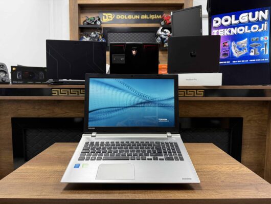 Toshiba C55 Intel Core i7 5500U 16GB RAM 256GB SSD 930M 15.6" HD (İKİNCİ EL)
