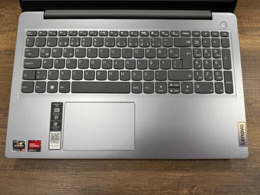 Lenovo Idepad 15ALC6 AMD Ryzen 3 5300U 8GB RAM 256GB SSD W11 15.6" FHD 82KU00VQTX (İKİNCİ EL) - Görsel 2