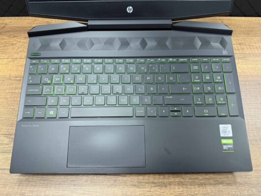 HP Pavilion Gaming 15-DK1009NT Intel Core i5 10300H 8GB 128GB SSD+500GB HDD GTX1650Ti 15.6" FHD 1U5S8EA (İKİNCİ EL) - Görsel 2