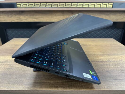 Lenovo Idepad Gaming 3 15IHU6 Intel Core i5 11320H 16GB 256GB SSD RTX3050Ti 15.6" FHD 82K101FQTX (İKİNCİ EL) - Görsel 6