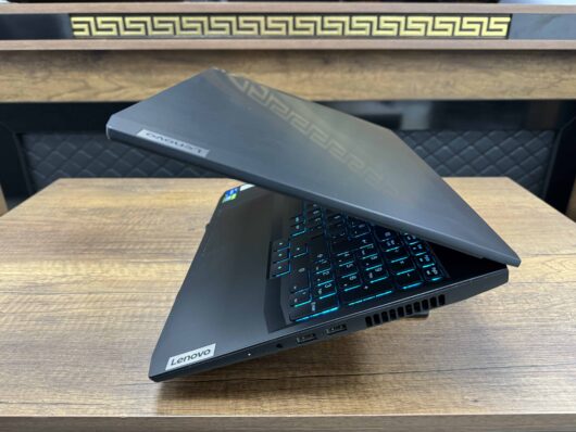 Lenovo Idepad Gaming 3 15IHU6 Intel Core i5 11320H 16GB 256GB SSD RTX3050Ti 15.6" FHD 82K101FQTX (İKİNCİ EL) - Görsel 7