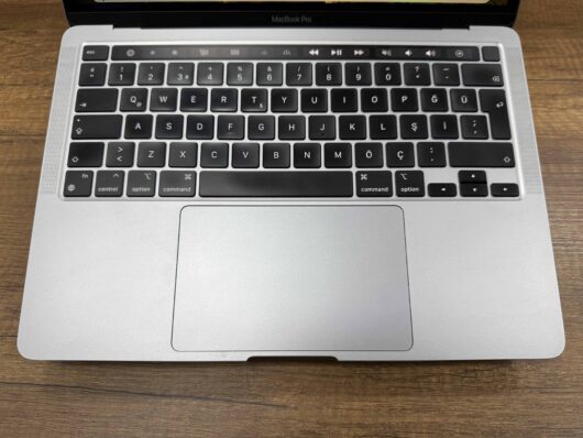 Apple MacBook Pro M2 8GB 256GB SSD macOS 13.3" QHD+ Uzay Grisi MNEH3TU/A (İKİNCİ EL) - Görsel 2