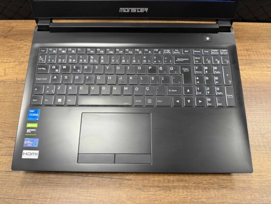 Monster Abra A5 V16.7 Intel Core i5 11400H 16GB RAM 512GB SSD W11 GTX1650 15.6" FHD 144Hz (İKİNCİ EL) - Görsel 2