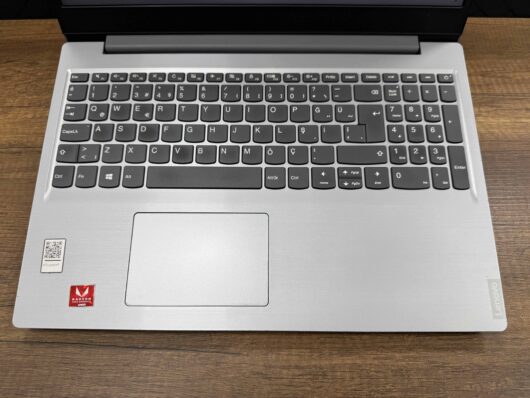Lenovo IdeaPad S145-15API AMD Ryzen 7 3700U 8GB RAM 512GB SSD 15.6" FHD 81UT008DTX (İKİNCİ EL) - Görsel 2
