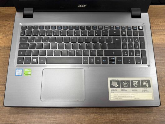 Acer Aspire V3-575G-792U Intel Core i7 6500U 8GB 240GB SSD 940M 15.6" HD NX.G5FEY.001 (İKİNCİ EL) - Görsel 2
