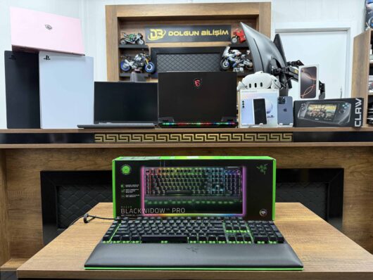Razer BlackWidow V4 Pro İngilizce Q Green Switch Kablolu Mekanik Oyuncu Klavyesi (İKİNCİ EL) - Görsel 2