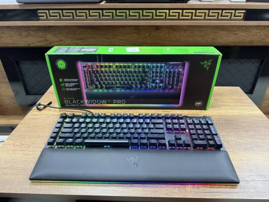 Razer BlackWidow V4 Pro İngilizce Q Green Switch Kablolu Mekanik Oyuncu Klavyesi (İKİNCİ EL) - Görsel 3