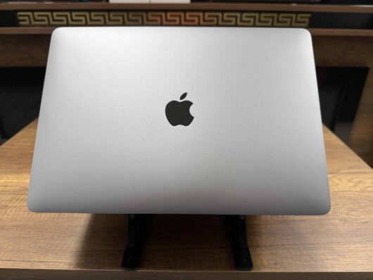 Apple MacBook Pro M2 8GB 256GB SSD macOS 13.3" QHD+ MNEH3TU/A (İKİNCİ EL) - Görsel 3