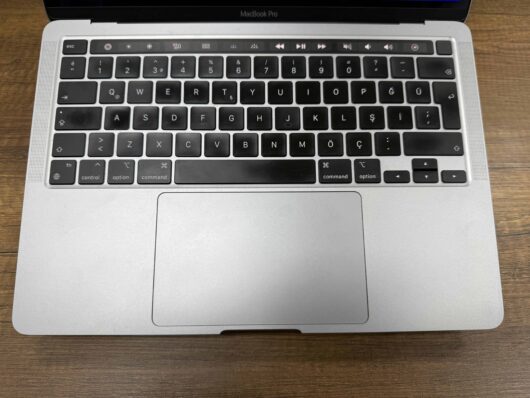 Apple MacBook Pro M2 8GB 256GB SSD macOS 13.3" QHD+ Uzay Grisi MNEH3TU/A (İKİNCİ EL) - Görsel 2