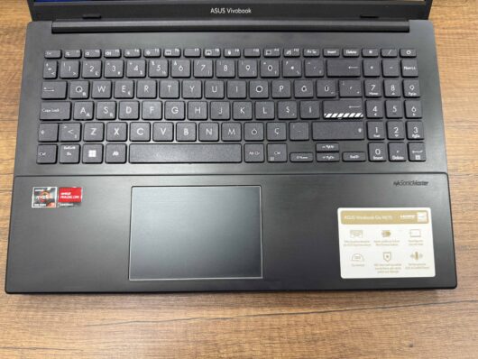 Asus Vivobook Go 15 E1504FA-NJ072W AMD Ryzen 3 7320U 8GB 256GB SSD W11 15.6" FHD (İKİNCİ EL) - Görsel 2
