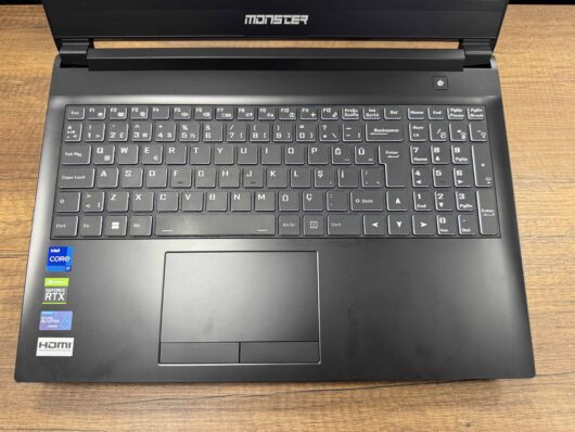 Monster Abra A5 V17.4.4  Intel Core i7 11800H 32GB RAM 1TB SSD W10 RTX 3060 15.6” FHD 144Hz IPS (İKİNCİ EL) - Görsel 4