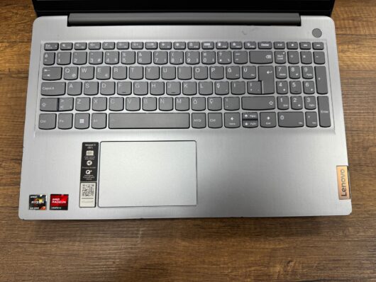 Lenovo IdeaPad 3 15ALC6 AMD Ryzen 7 5700U 8GB RAM 512GB SSD W10 15.6” FHD 82KU01YHTX (İKİNCİ EL) - Görsel 2