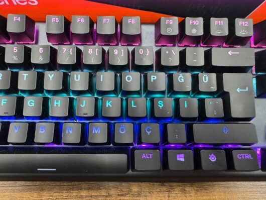 SteelSeries Apex 5 Hibrit RGB Blue Switch Kablolu Mekanik Oyuncu Klavyesi SSK64538 (İKİNCİ EL) - Görsel 4